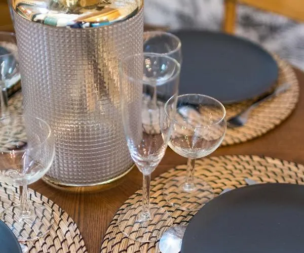 アパート Les Petits Boudoirs Bernascon エクスレバン